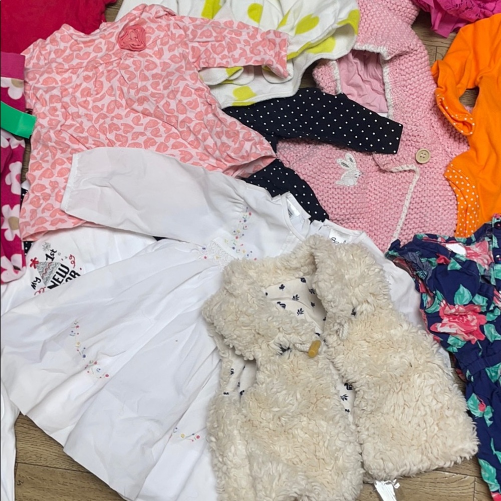 18 piece baby girl lot. Ranging 3-6 to 12 mo